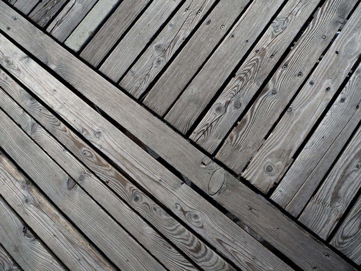 Reseal the deck, photo 1