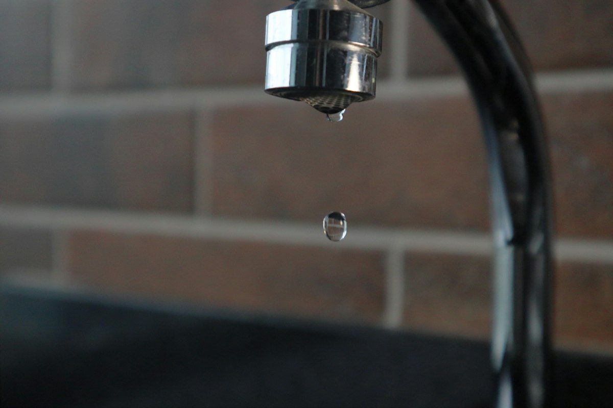 Fix the dripping kitchen tap, photo 1